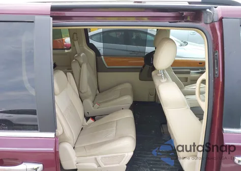 2008 Chrysler Town & Country Limited из США, поврежденный, VIN 2A8HR64X68R661402